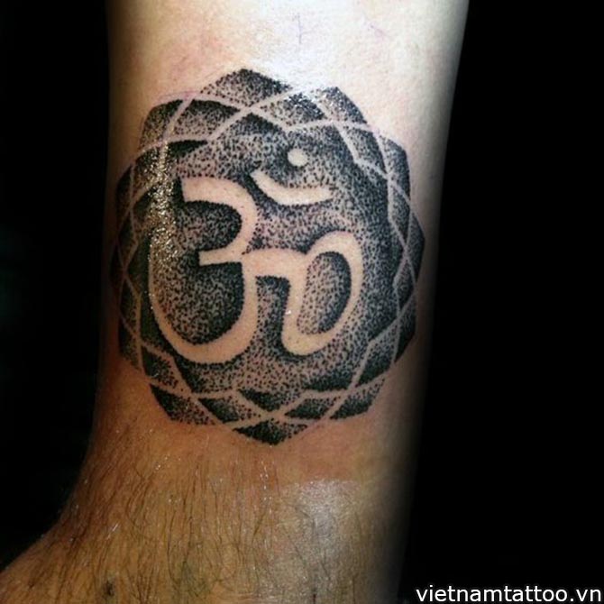 Ý nghĩa của Hình xăm chữ Om và những ý nghĩa  Tattoo Gà